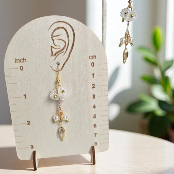 Multi White flower petal pearl drop earrings - Picture 3 of 4